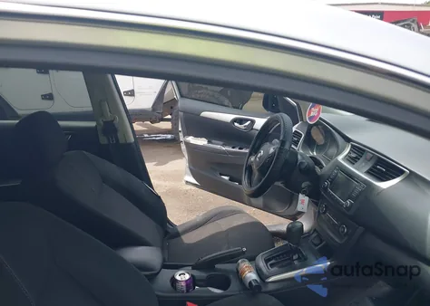 2018 Nissan Sentra S z USA, uszkodzony, nr VIN 3N1AB7AP7JY346737